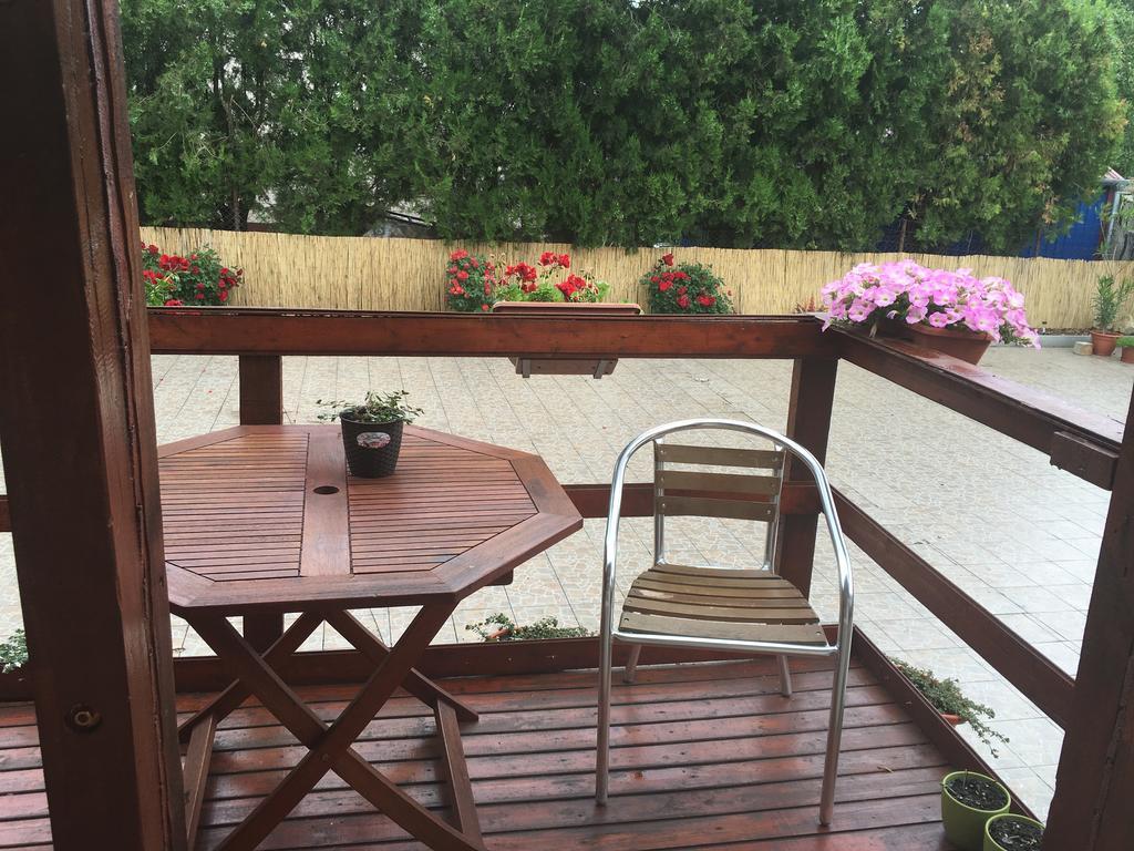 Abszolut Hotel Es Panzio Ньирбатор Экстерьер фото